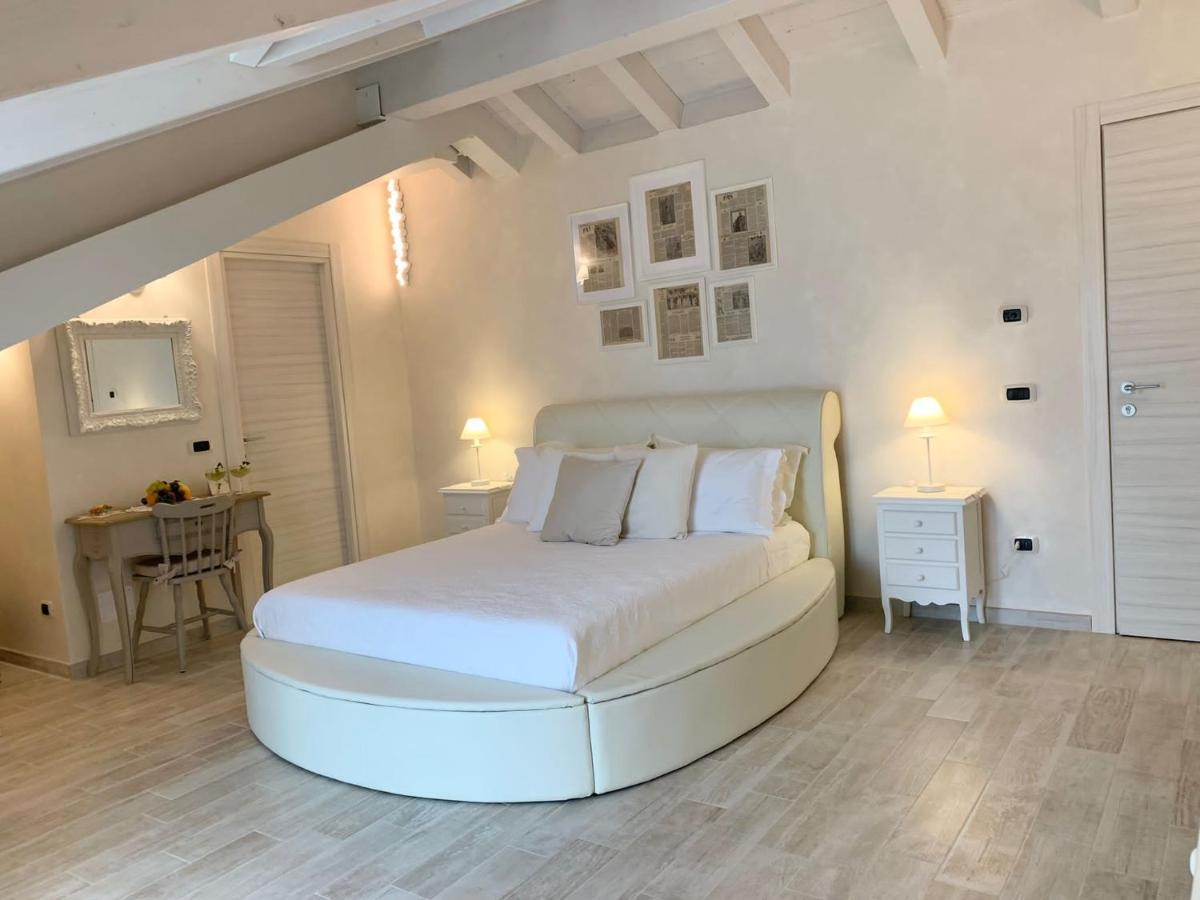La Vista Del Poggio Bed & Breakfast Castellaro  Dış mekan fotoğraf