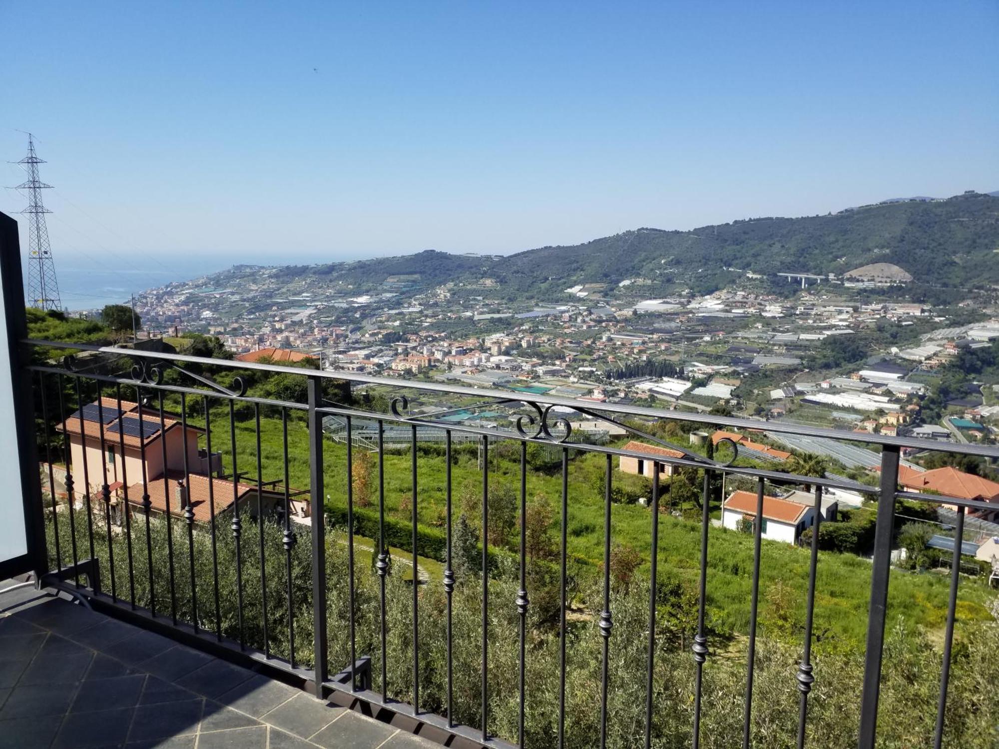 La Vista Del Poggio Bed & Breakfast Castellaro  Dış mekan fotoğraf